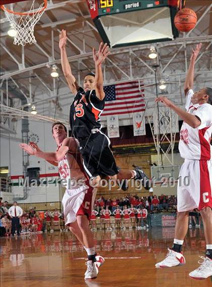 Thumbnail 2 in Mt. Vernon vs Centralia (3A Regionals Semifinals) photogallery.
