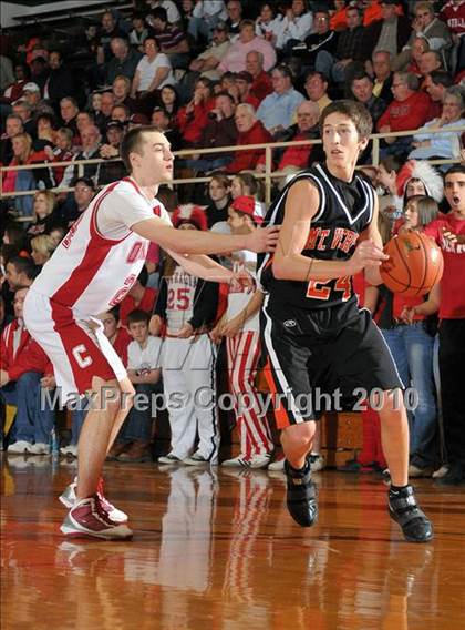 Thumbnail 1 in Mt. Vernon vs Centralia (3A Regionals Semifinals) photogallery.