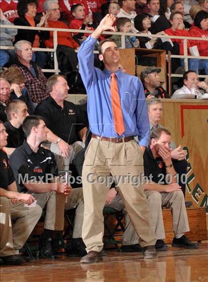Thumbnail 3 in Mt. Vernon vs Centralia (3A Regionals Semifinals) photogallery.