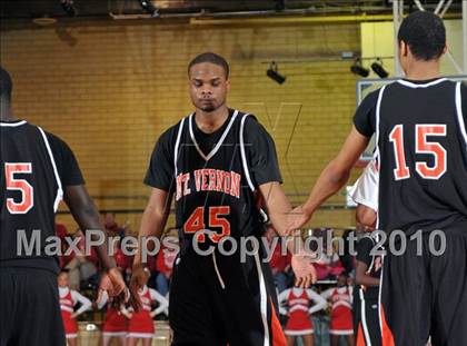 Thumbnail 1 in Mt. Vernon vs Centralia (3A Regionals Semifinals) photogallery.