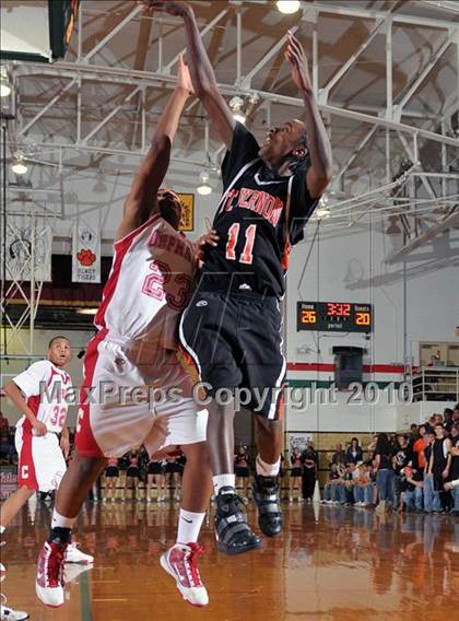 Thumbnail 3 in Mt. Vernon vs Centralia (3A Regionals Semifinals) photogallery.