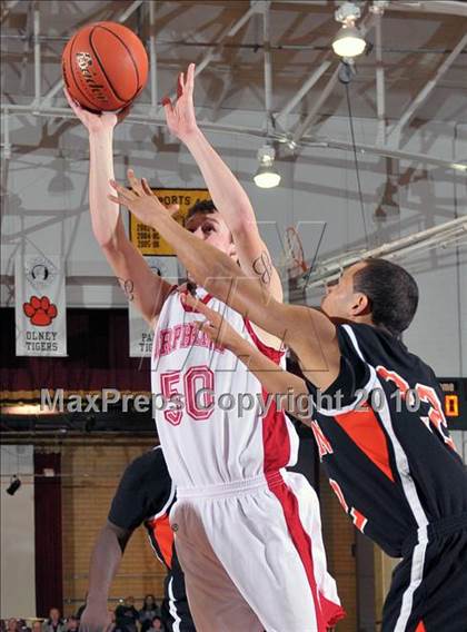 Thumbnail 2 in Mt. Vernon vs Centralia (3A Regionals Semifinals) photogallery.