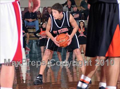 Thumbnail 1 in Mt. Vernon vs Centralia (3A Regionals Semifinals) photogallery.