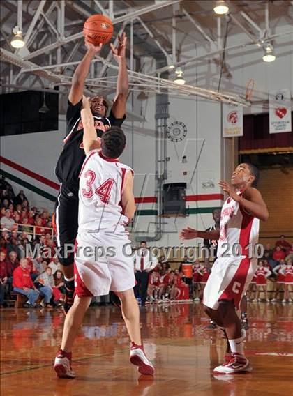 Thumbnail 1 in Mt. Vernon vs Centralia (3A Regionals Semifinals) photogallery.