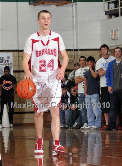 Thumbnail 2 in Mt. Vernon vs Centralia (3A Regionals Semifinals) photogallery.