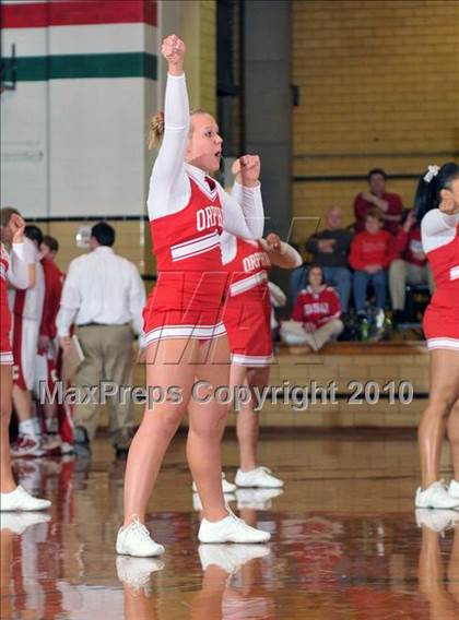 Thumbnail 2 in Mt. Vernon vs Centralia (3A Regionals Semifinals) photogallery.