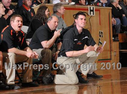 Thumbnail 1 in Mt. Vernon vs Centralia (3A Regionals Semifinals) photogallery.