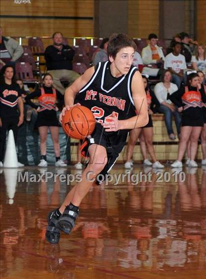 Thumbnail 3 in Mt. Vernon vs Centralia (3A Regionals Semifinals) photogallery.