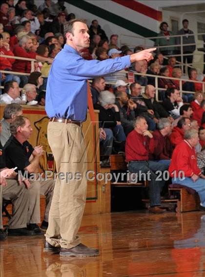 Thumbnail 3 in Mt. Vernon vs Centralia (3A Regionals Semifinals) photogallery.