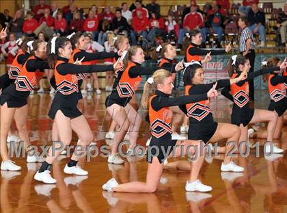 Thumbnail 1 in Mt. Vernon vs Centralia (3A Regionals Semifinals) photogallery.