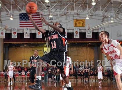Thumbnail 1 in Mt. Vernon vs Centralia (3A Regionals Semifinals) photogallery.