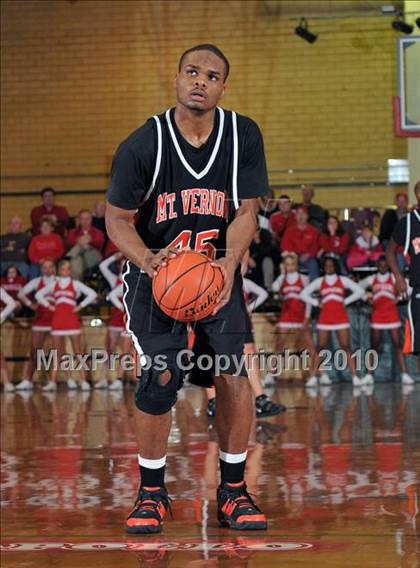 Thumbnail 3 in Mt. Vernon vs Centralia (3A Regionals Semifinals) photogallery.