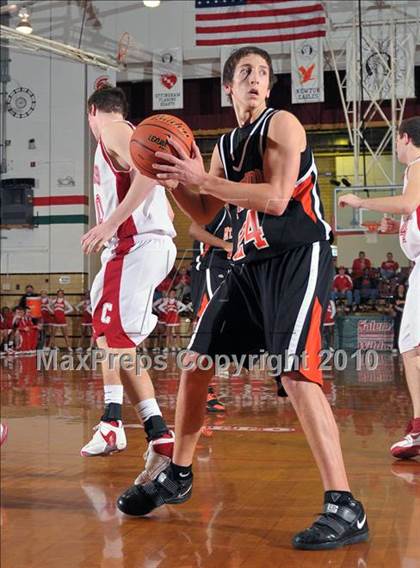 Thumbnail 3 in Mt. Vernon vs Centralia (3A Regionals Semifinals) photogallery.