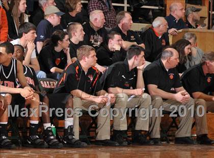 Thumbnail 1 in Mt. Vernon vs Centralia (3A Regionals Semifinals) photogallery.