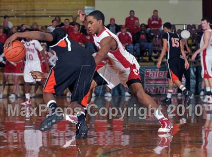Thumbnail 3 in Mt. Vernon vs Centralia (3A Regionals Semifinals) photogallery.