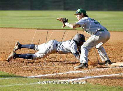 Thumbnail 1 in Calera vs Holtville photogallery.