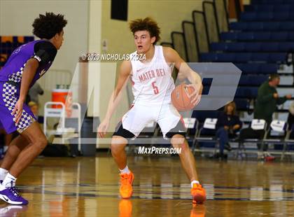 Thumbnail 2 in Mater Dei vs. St. Augustine (Tarkanian Classic) photogallery.