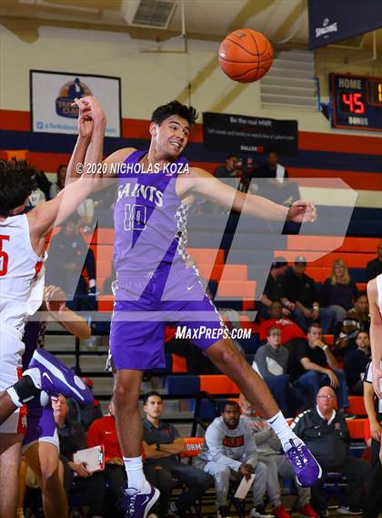 Thumbnail 2 in Mater Dei vs. St. Augustine (Tarkanian Classic) photogallery.