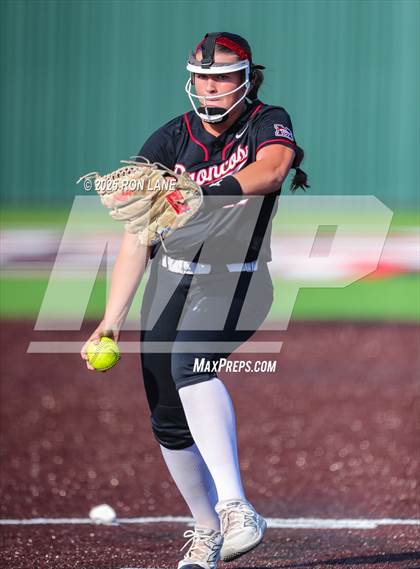 Thumbnail 2 in Moore @ Mustang photogallery.