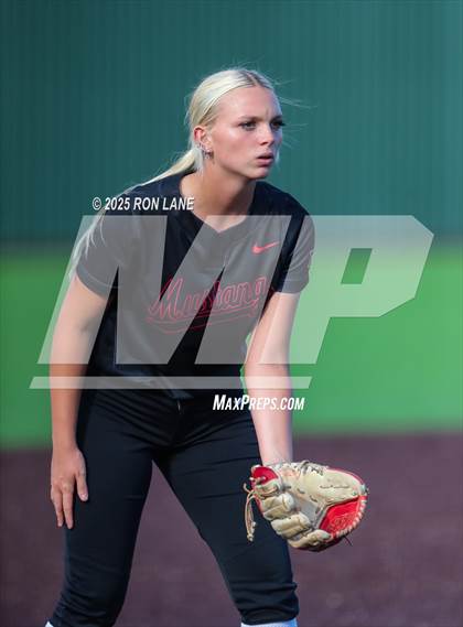 Thumbnail 1 in Moore @ Mustang photogallery.