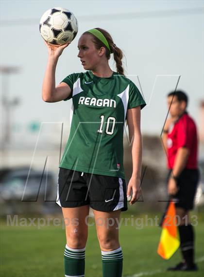 Thumbnail 1 in Reagan @ Brandeis photogallery.