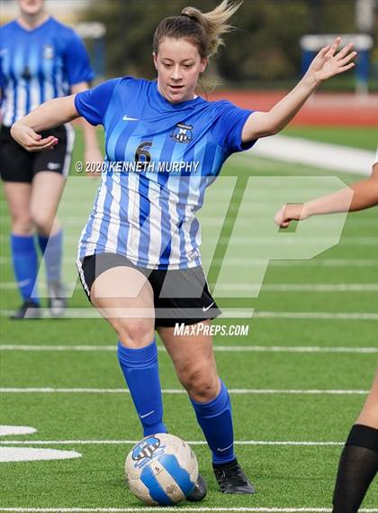Thumbnail 1 in Midlothian vs. University photogallery.
