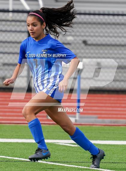 Thumbnail 2 in Midlothian vs. University photogallery.