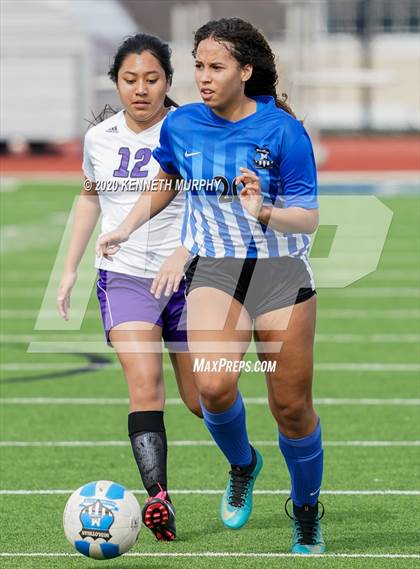 Thumbnail 2 in Midlothian vs. University photogallery.