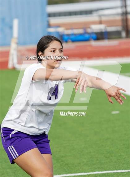 Thumbnail 1 in Midlothian vs. University photogallery.