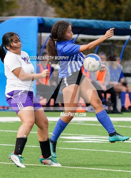 Thumbnail 2 in Midlothian vs. University photogallery.