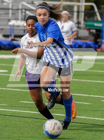 Thumbnail 2 in Midlothian vs. University photogallery.