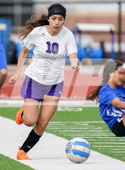 Thumbnail 2 in Midlothian vs. University photogallery.