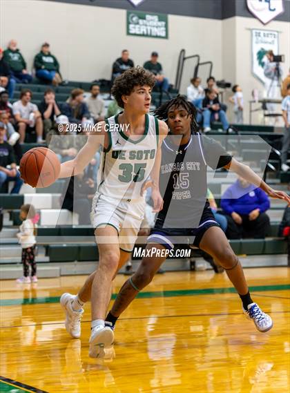 Thumbnail 3 in Piper @ De Soto photogallery.