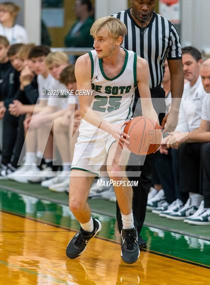 Thumbnail 2 in Piper @ De Soto photogallery.
