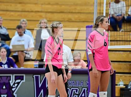 Thumbnail 3 in Green Mountain vs Arvada West photogallery.
