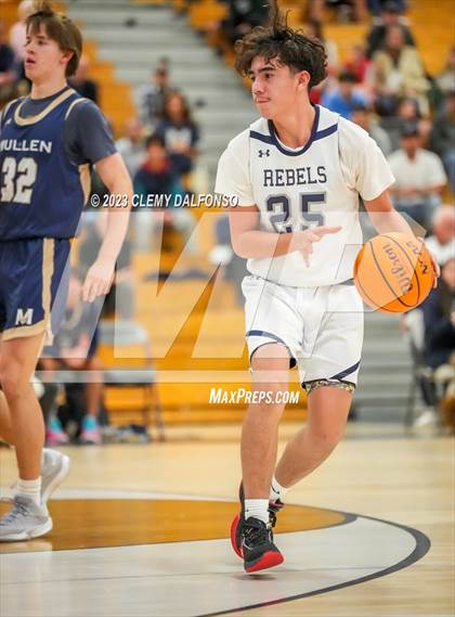 Thumbnail 2 in Mullen @ Columbine photogallery.