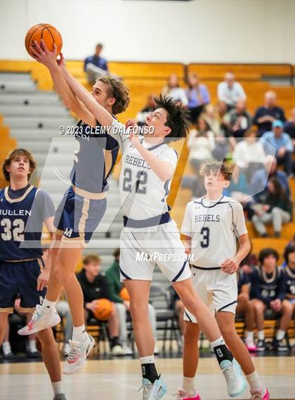 Thumbnail 1 in Mullen @ Columbine photogallery.