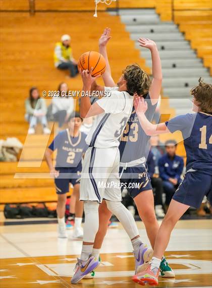Thumbnail 2 in Mullen @ Columbine photogallery.