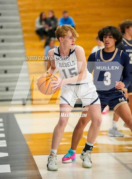 Thumbnail 2 in Mullen @ Columbine photogallery.