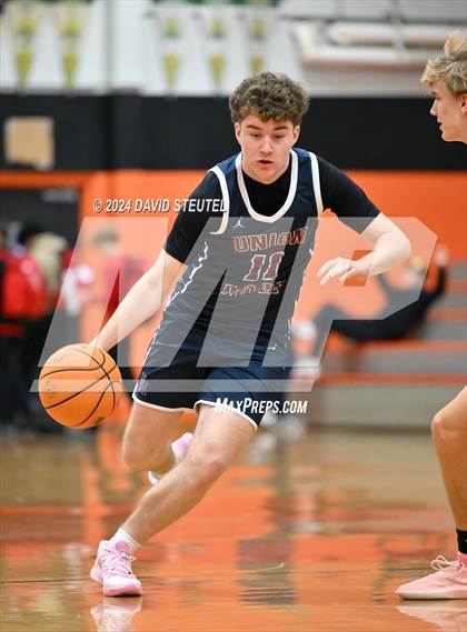 Thumbnail 2 in JV: Union Mine vs. Roseville (Tiger Classic) photogallery.