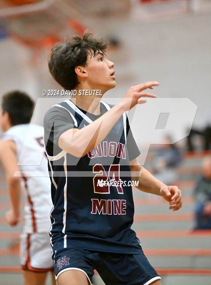 Thumbnail 1 in JV: Union Mine vs. Roseville (Tiger Classic) photogallery.