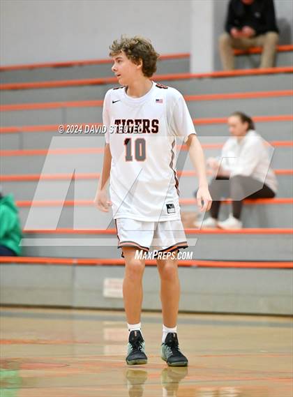 Thumbnail 1 in JV: Union Mine vs. Roseville (Tiger Classic) photogallery.