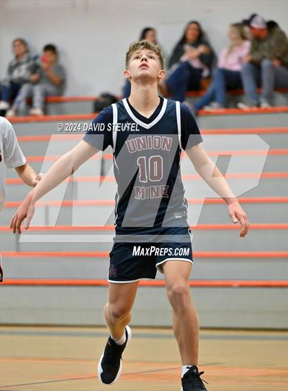 Thumbnail 3 in JV: Union Mine vs. Roseville (Tiger Classic) photogallery.