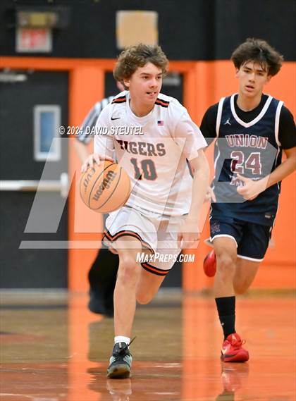 Thumbnail 3 in JV: Union Mine vs. Roseville (Tiger Classic) photogallery.