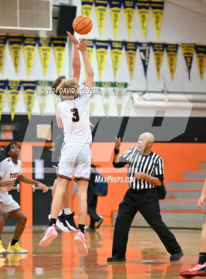 Thumbnail 1 in JV: Union Mine vs. Roseville (Tiger Classic) photogallery.
