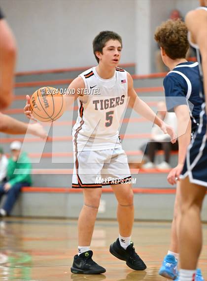 Thumbnail 1 in JV: Union Mine vs. Roseville (Tiger Classic) photogallery.