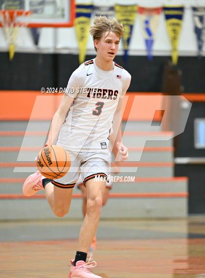 Thumbnail 2 in JV: Union Mine vs. Roseville (Tiger Classic) photogallery.