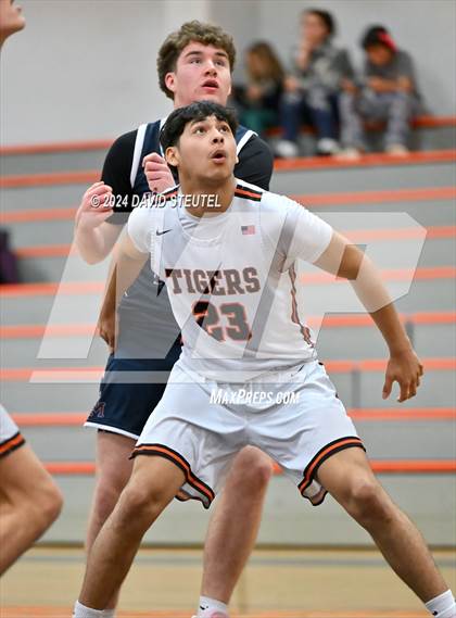 Thumbnail 2 in JV: Union Mine vs. Roseville (Tiger Classic) photogallery.