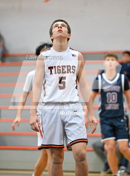 Thumbnail 3 in JV: Union Mine vs. Roseville (Tiger Classic) photogallery.