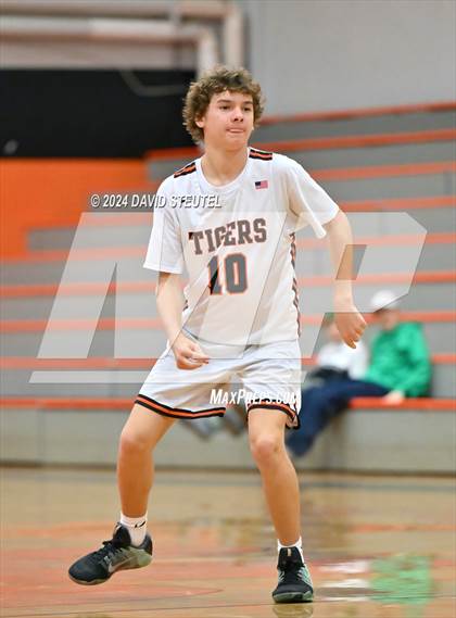 Thumbnail 2 in JV: Union Mine vs. Roseville (Tiger Classic) photogallery.